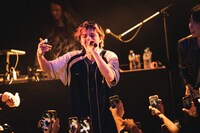 STARKIDSのライブの様子。（撮影：ハタサトシ）