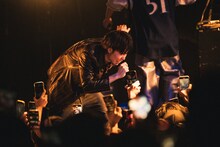 STARKIDSのライブの様子。（撮影：ハタサトシ）