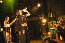 STARKIDSのライブの様子。（撮影：ハタサトシ）