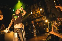 STARKIDSのライブの様子。（撮影：ハタサトシ）