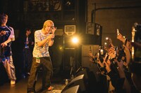 STARKIDSのライブの様子。（撮影：ハタサトシ）
