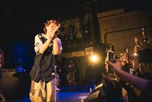 STARKIDSのライブの様子。（撮影：ハタサトシ）