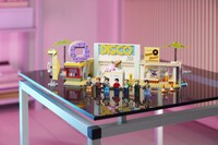 「レゴ アイデア BTS Dynamite」より。(c)2023 The LEGO Group. (c)BIGHIT MUSIC & HYBE. All Rights Reserved.