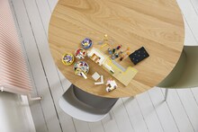 「レゴ アイデア BTS Dynamite」より。(c)2023 The LEGO Group. (c)BIGHIT MUSIC & HYBE. All Rights Reserved.