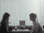 Karin.「初恋は」ミュージックビデオより。