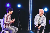 左から藤巻亮太、手越祐也。