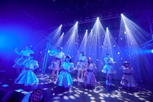 「iSPY 1st Anniversary Tour 2022-2023 あなたのハートはいただきます♡」ファイナル公演の様子。