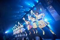 「iSPY 1st Anniversary Tour 2022-2023 あなたのハートはいただきます♡」ファイナル公演の様子。