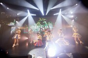 「iSPY 1st Anniversary Tour 2022-2023 あなたのハートはいただきます♡」ファイナル公演の様子。