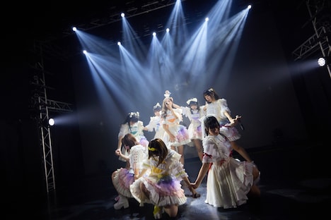 「iSPY 1st Anniversary Tour 2022-2023 あなたのハートはいただきます♡」ファイナル公演の様子。