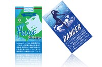 御殿場市出身の木村日音とのコラボちゃばこには、御殿場市産の茶葉を使ったほうじ茶を封入。8スティック入り600円（税込）。
