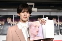 お気に入りのページを開く山中柔太朗（M!LK）。