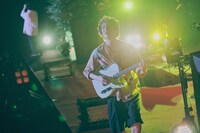 黒田隼之介（G, Cho）（撮影：後藤壮太郎）