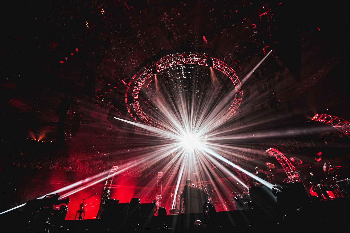 Official髭男dism「SHOCKING NUTS TOUR」2月16日公演の様子。（Photo by TAKAHIRO TAKINAMI）