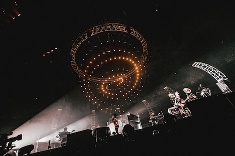 Official髭男dism「SHOCKING NUTS TOUR」2月16日公演の様子。（Photo by TAKAHIRO TAKINAMI）
