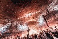 Official髭男dism「SHOCKING NUTS TOUR」2月16日公演の様子。（Photo by TAKAHIRO TAKINAMI）