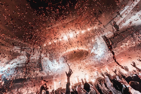 Official髭男dism「SHOCKING NUTS TOUR」2月16日公演の様子。（Photo by TAKAHIRO TAKINAMI）