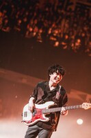 楢崎誠（B, Sax）（Photo by TAKAHIRO TAKINAMI）