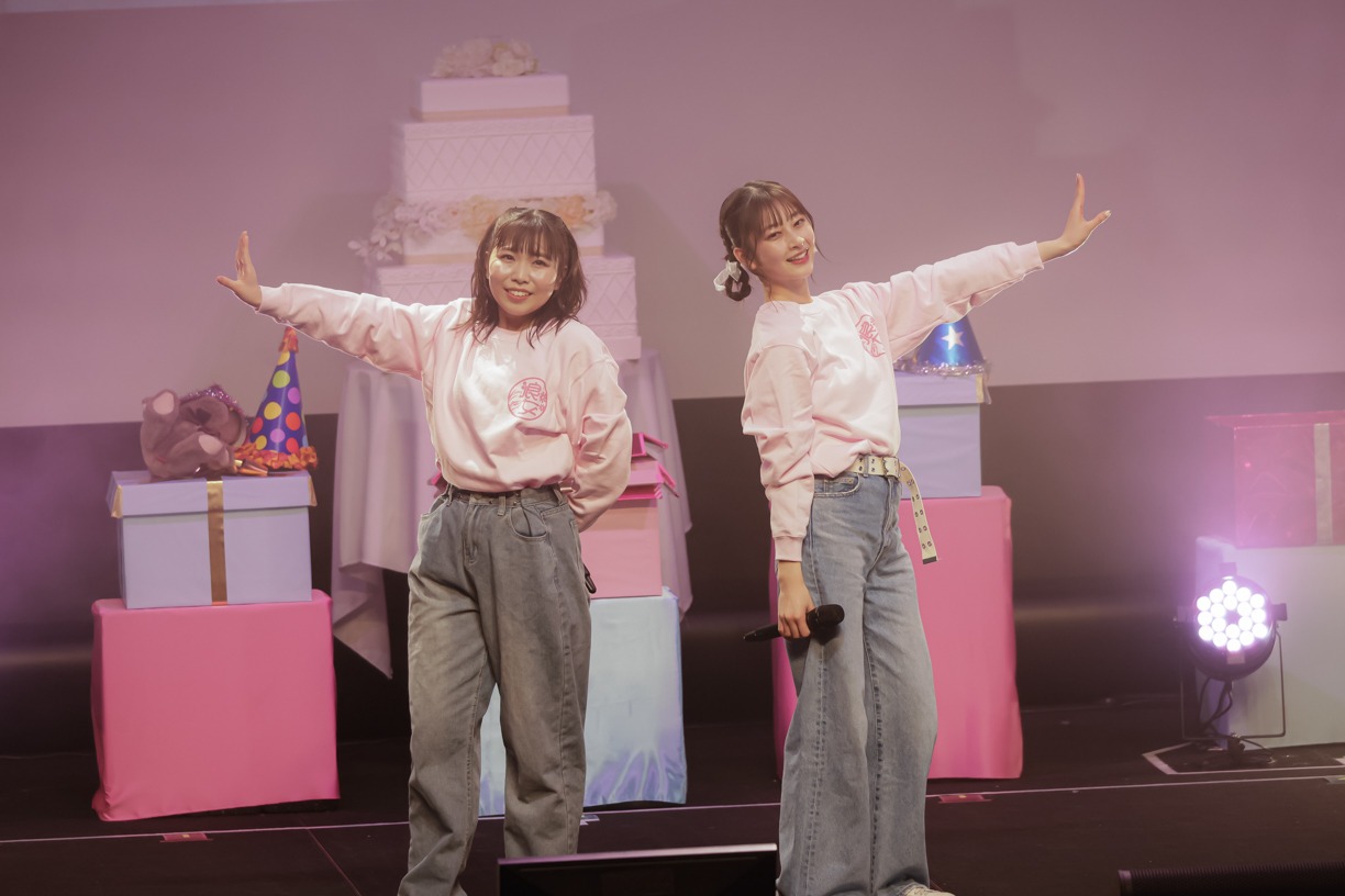 左から播磨かな、高井千帆。