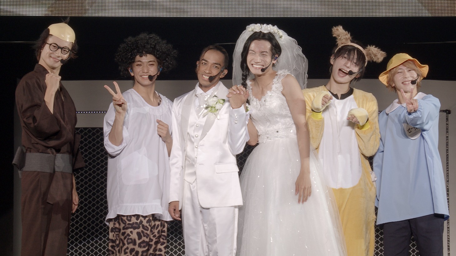 Aぇ! group。左から小島健、正門良規、草間リチャード敬太、佐野晶哉、福本大晴、末澤誠也。(c)フジテレビ