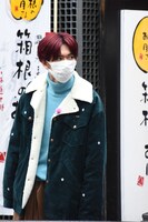 1人で商店街巡りを楽しむリョウガ。