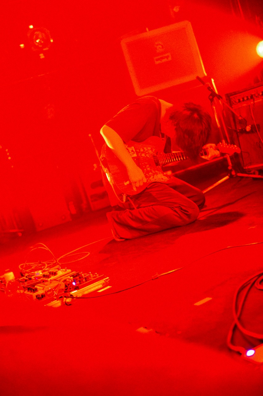 Crystal Kato（G, Vo / ANORAK!）（Photo by Yukitaka Amemiya）
