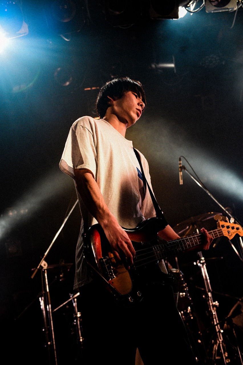 Mikuru Yamamoto（B, Cho / ANORAK!）（Photo by Yukitaka Amemiya）