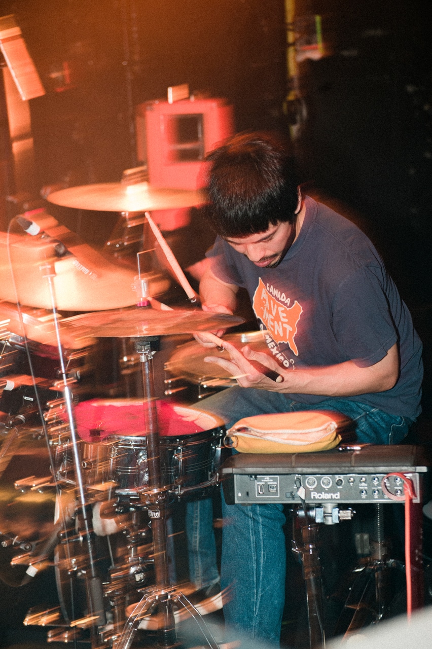 Kento Suzuki（DYGLサポートドラマー / never young beach）（Photo by Yukitaka Amemiya）