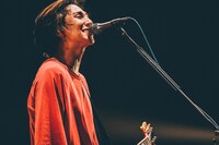 椎木知仁（G, Vo）（写真：西槇太一）