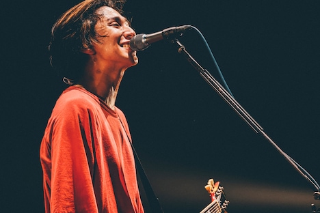 椎木知仁（G, Vo）（写真：西槇太一）