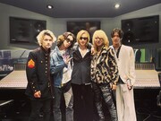 「YOSHIKI SUPERSTAR PROJECT X」バンドメンバーとYOSHIKI。