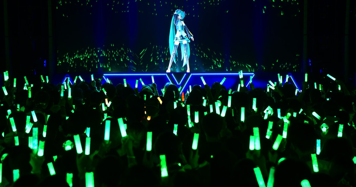 初音ミクの7年ぶり全国Zeppツアー開幕！大歓声の中で「THUNDERBOLT」初 