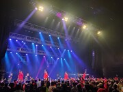 九州女子翼のライブの様子。