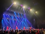 九州女子翼のライブの様子。