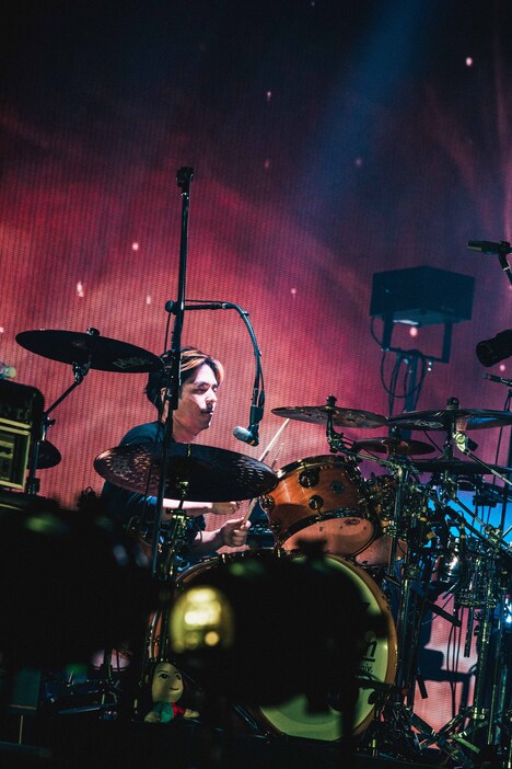 櫻井誠(Dr)(Photo by TAKAHIRO TAKINAMI)