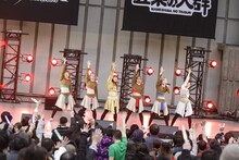 豆柴の大群（Photo by sotobayashi kenta）