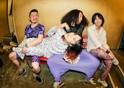 挫・人間「挫・人間 (続)メンバー募集2023 -バンドやろうぜ!-」より、バックステージでの挫・人間。(撮影:森好弘)