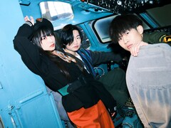 SWALLOWの1stアルバム「温室育ち」4月リリース、No title時代の楽曲含む全14曲を収録