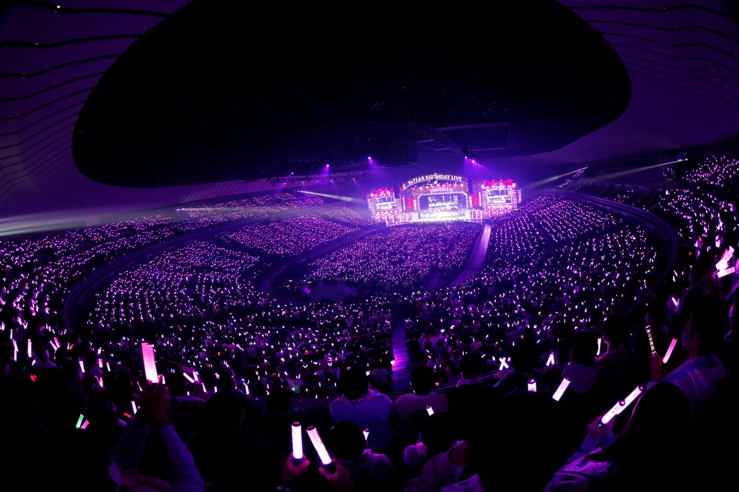 「乃木坂46 11th YEAR BIRTHDAY LIVE ～秋元真夏 卒業コンサート～」の様子。 (c)乃木坂46LLC