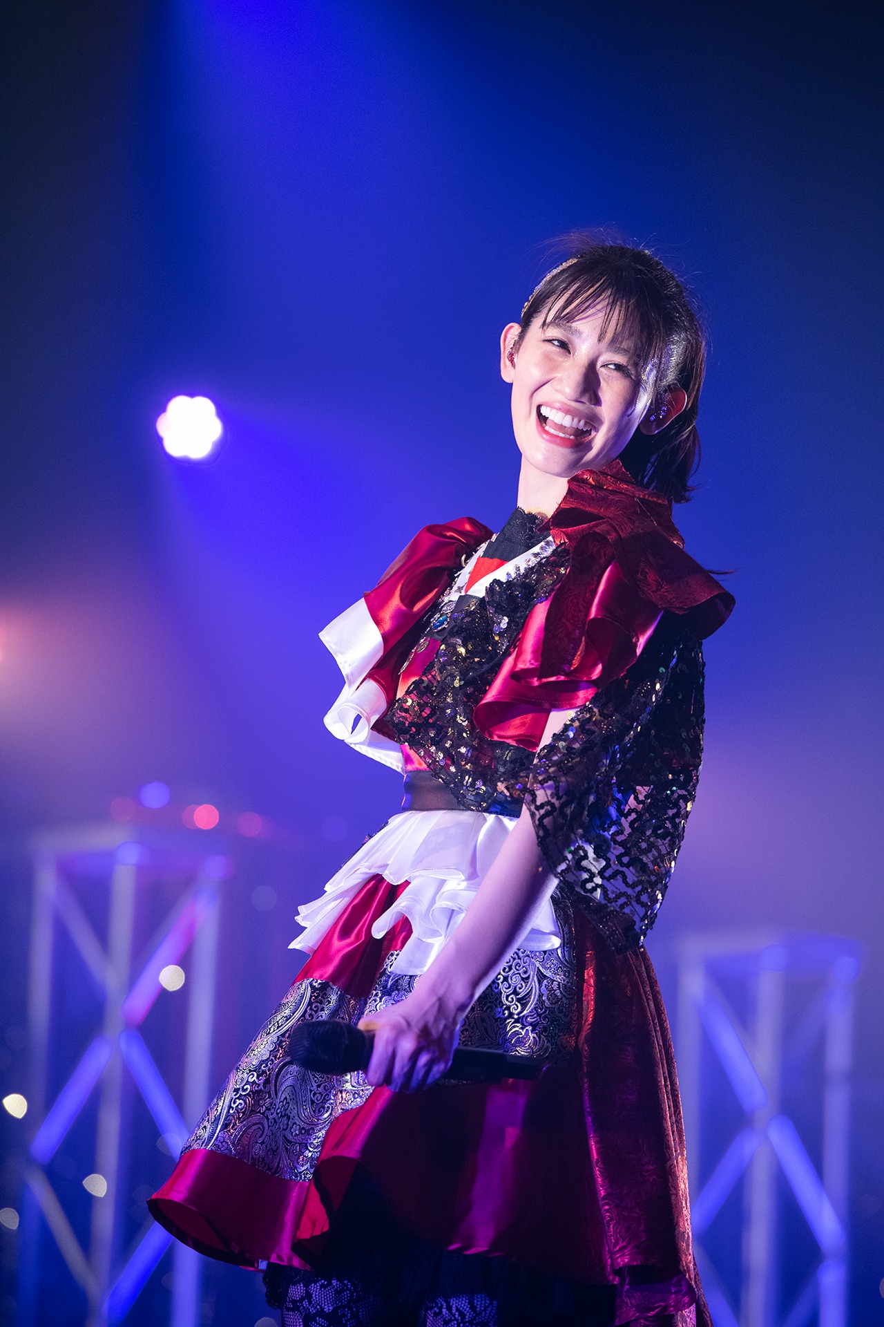 秋本帆華