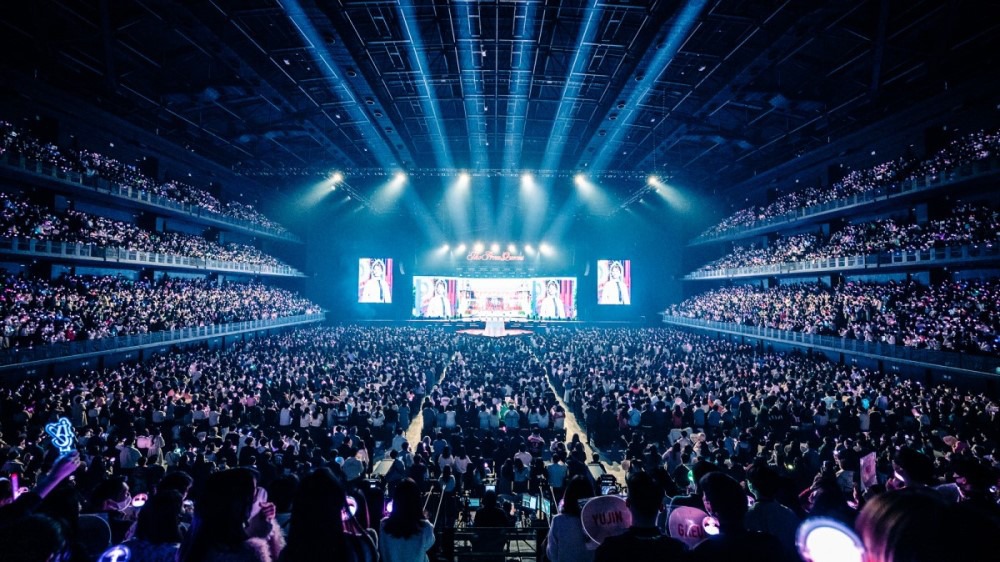 「IVE THE FIRST FAN CONCERT “The Prom Queens” IN JAPAN」の様子。（撮影：田中聖太郎）(c)STARSHIP ENTERTAINMENT / AMUSE
