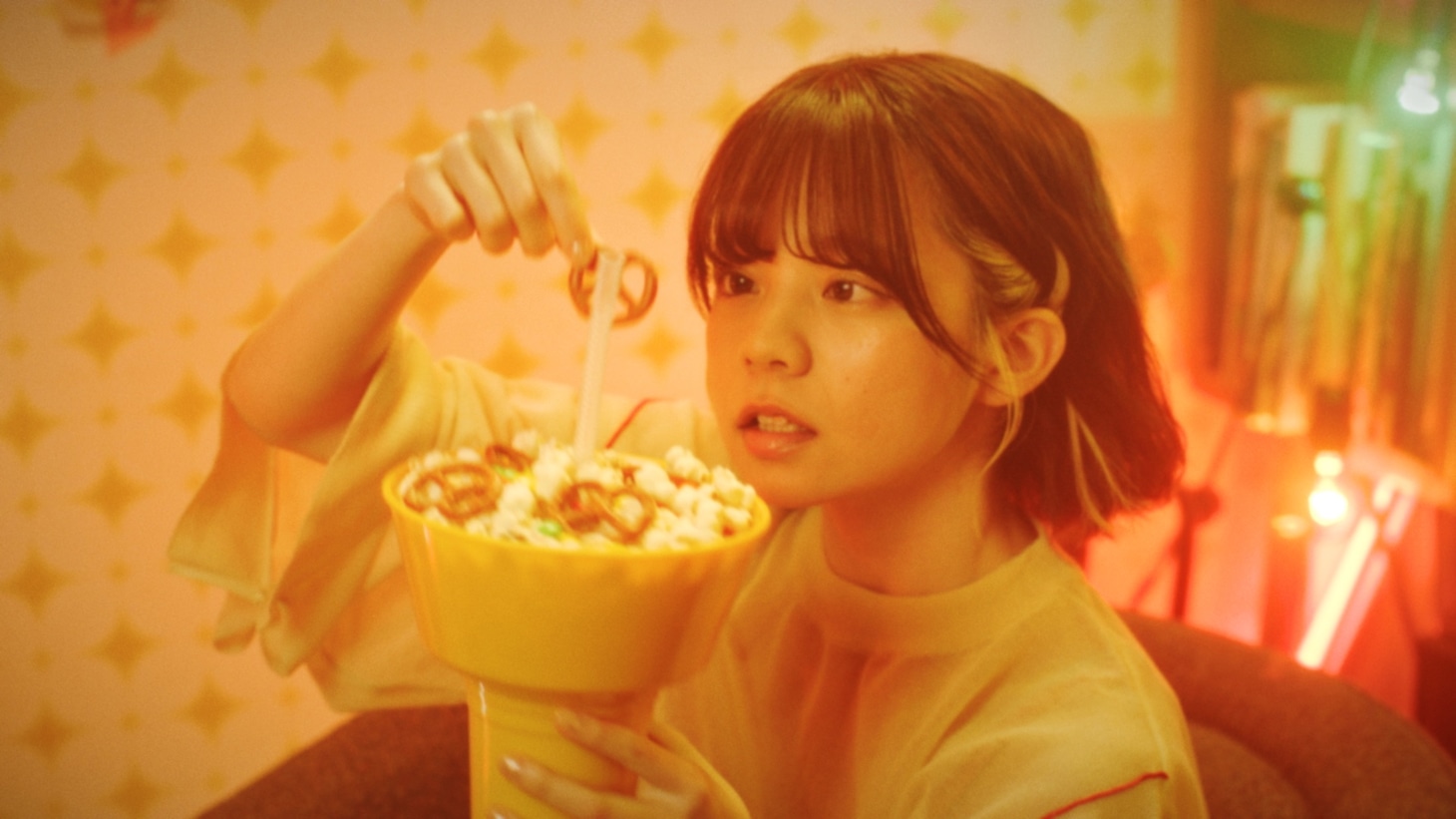 都内某所「ハバナイスデーイ」ミュージックビデオより。