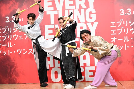 左から佐藤景瑚、與那城奨、くっきー！（野性爆弾）。