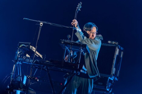 ミト(B)(Photo by Yoshikazu Inoue)