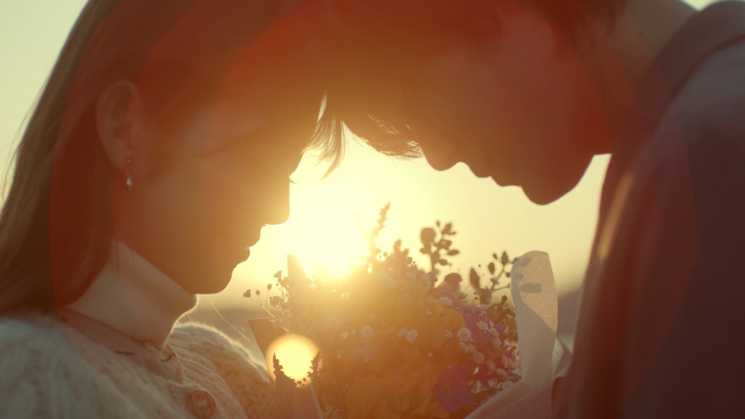 This is LAST「#情とは」ミュージックビデオより。