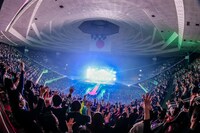 「KEYTALKの武道館で舞踏会～shall we dance?～2」の様子。