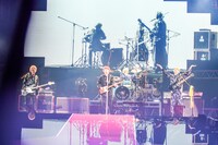 「KEYTALKの武道館で舞踏会～shall we dance?～2」の様子。