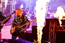 首藤義勝（Vo, B）