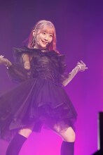 ソロ曲「Kiara Tiara」を披露する齋藤樹愛羅。（提供：ソニー・ミュージックレーベルズ）