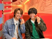 左から小島健、佐野晶哉。(c)カンテレ